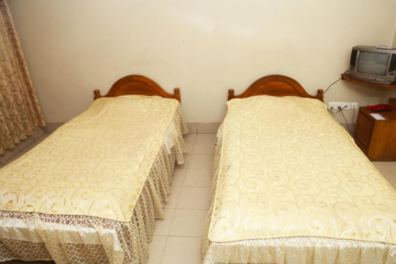 Hotel Golden City Sylhet Esterno foto