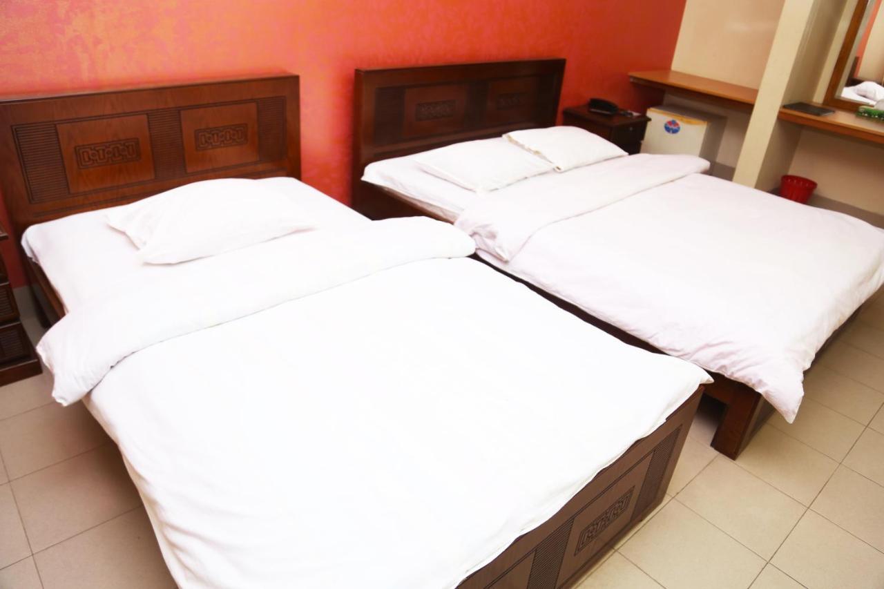 Hotel Golden City Sylhet Esterno foto